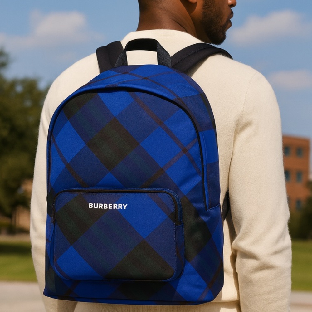 Burberry Men’s Large Shield Back pack in knight. Luxury excellent luxury item.